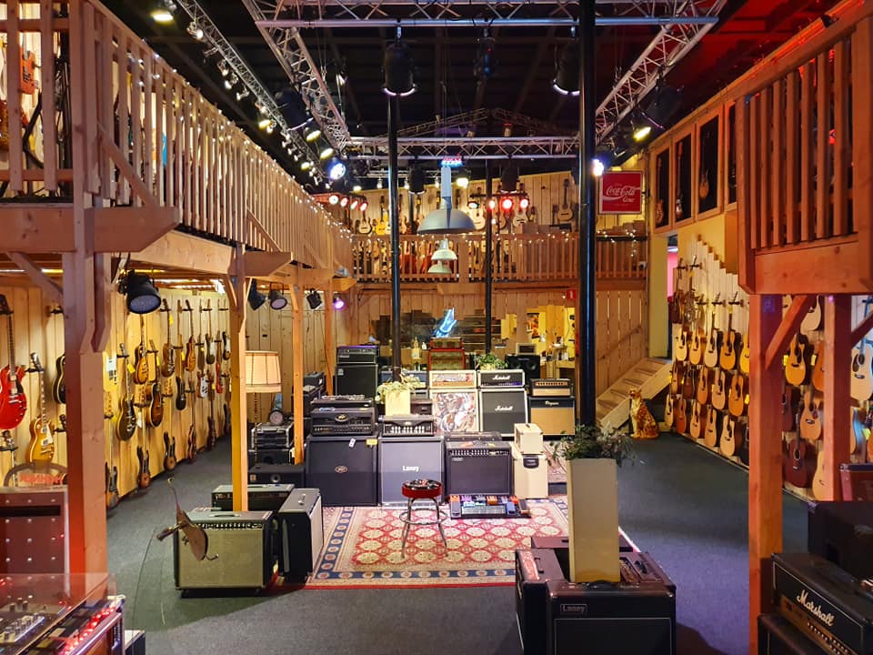 www.letsplayguitarcenter.nl